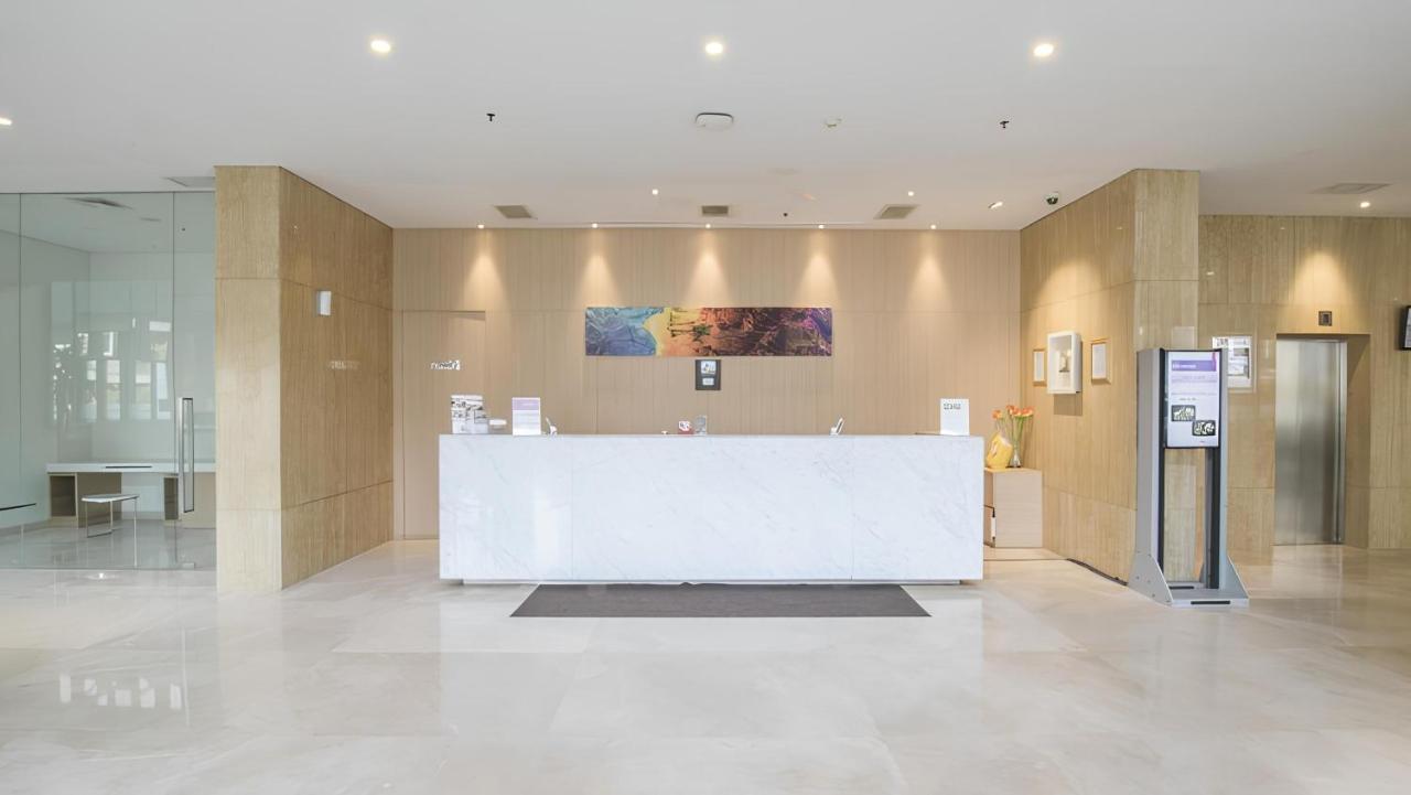 Citadines Connect Airport Jakarta 3*