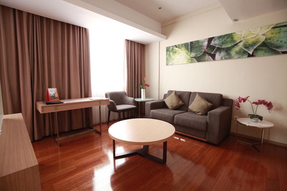 Hotel Citadines Connect Airport Jakarta 3*