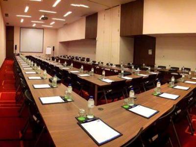 Holiday Express Pluit Citygate By Ihg Khách sạn 3*