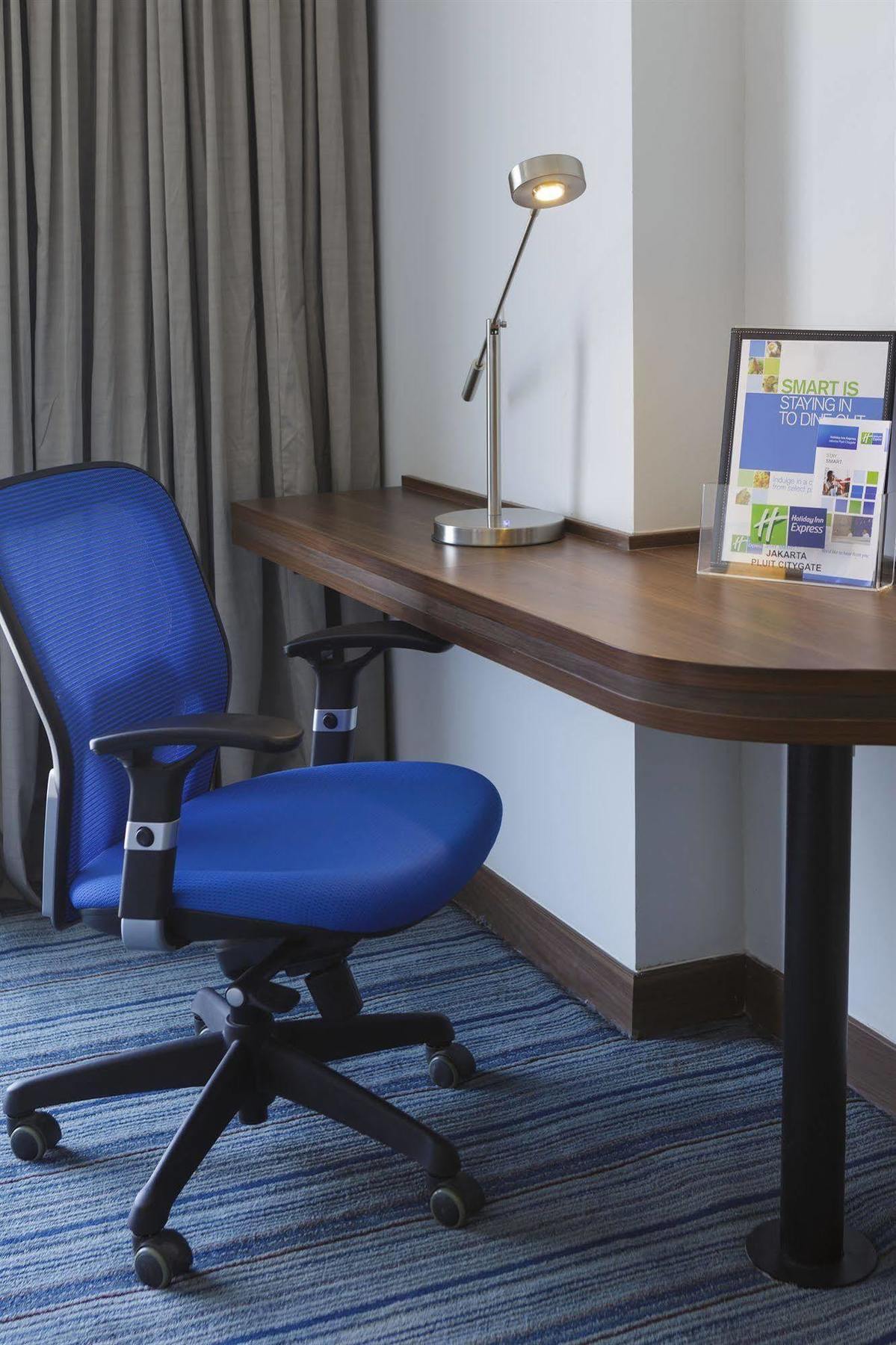 Khách sạn Holiday Express Pluit Citygate By Ihg 3*