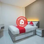 Super Oyo 1487 Residence Khoe