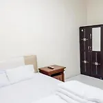 Agnes Residence Near Blok M Mitra Reddoorz