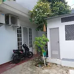 Eiffel Residence Tarakan - Female Only