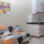 Warm And Cozy 2Br Apartment Woodland Park Residence By Travelio