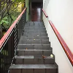 Rhiz Guest House Tebet