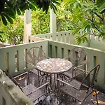 Rhiz Guest House Tebet