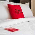Reddoorz Near Cipinang Indah Mall
