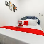 Reddoorz Plus Near Trisakti University