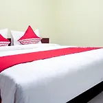 Capital O 137 Permata Tawakal