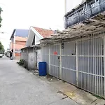 Eiffel Residence Batu Tulis 35A1 - Female Only