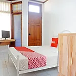 Oyo 90824 Griya Ummiku Syariah