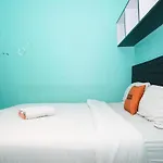 OYO 1491 Sandang Residence Near RS Patria IKKT