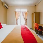 Reddoorz Plus At Jalan Gatot Subroto Jakarta