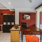 Reddoorz Plus At Jalan Gatot Subroto Jakarta
