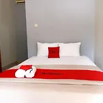 Reddoorz Plus @ Karet Pedurenan 3