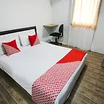 Oyo 3300 Nadjara Residence Syariah