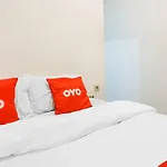 Super Oyo 91074 Stariez Senen Syariah