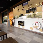 Urbanview Hotel Bizhome Artha Gading Boulevard By Reddoorz