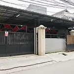 Cosmo Tanjung Duren Mitra Reddoorz