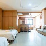Urbanview Hotel P Residence Asemka