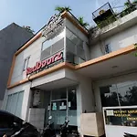 Reddoorz Near Puri Indah Lippo Mall 2