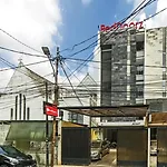 RedDoorz Plus @ Pasar Baru
