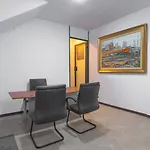 Reddoorz Near Itc Mangga Dua