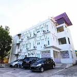 Rumah Kayu Manis Bintaro
