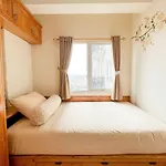Rustic Chic Haven 2Br Wood-Furnished Retreat