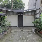 Reddoorz Near Rs Sari Asih Ciledug
