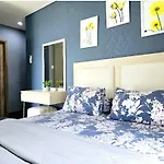 Apt 2 Kmr Biru Pejaten Park d Swim Pool, Bathub