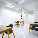 Urbanview Hotel Kota Tua Jakarta