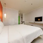 Metro Hotel Near Kota Tua Mitra Reddoorz
