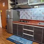 Amazing View Apartment At Kemayoran Jiexpo -Min Stay 3 Nights-