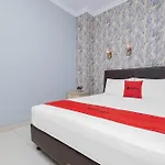 Reddoorz Plus @ Cideng Barat