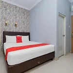 Reddoorz Plus @ Cideng Barat