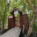 Reddoorz Resort @ Taman Wisata Mangrove