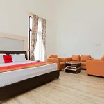 Reddoorz Premium Near Stasiun Lenteng Agung