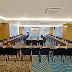 Front One Boutique Hotel Taman Anggrek