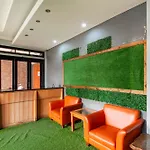 Reddoorz Plus Near Kelapa Dua Kebon Jeruk