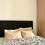 Studio Walking Distance To Mall