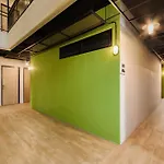 Urbanview Caverna Gandaria By Reddoorz
