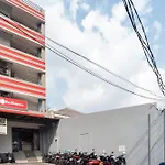 RedDoorz near Binus Anggrek 2