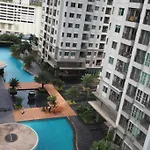 Urban Oasis Premium Staycation In Central Jakarta