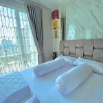 2 Bedroom Grand Madison Condominium Near Central Park
