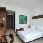 Miers Kuningan, Artotel Curated