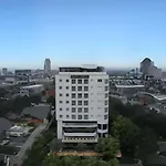 Brits Hotel Puri Indah
