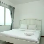 Nice 1Br Apartment At Thamrin Residence By Travelio