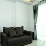 Nice 1Br Apartment At Thamrin Residence By Travelio