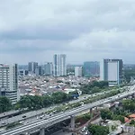 Well Appointed Studio Signature Park Grande Apartment By Travelio